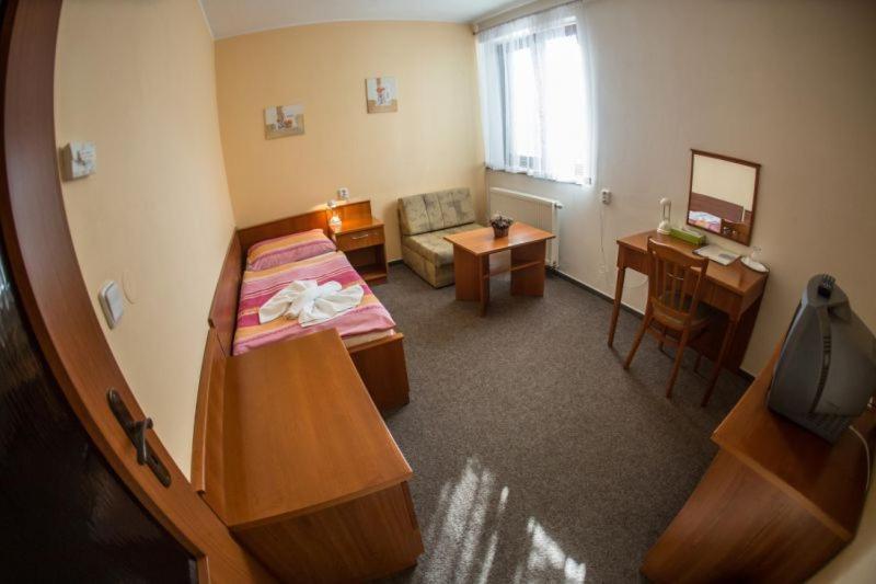 Hotel Na Jizni Přerov Exteriör bild