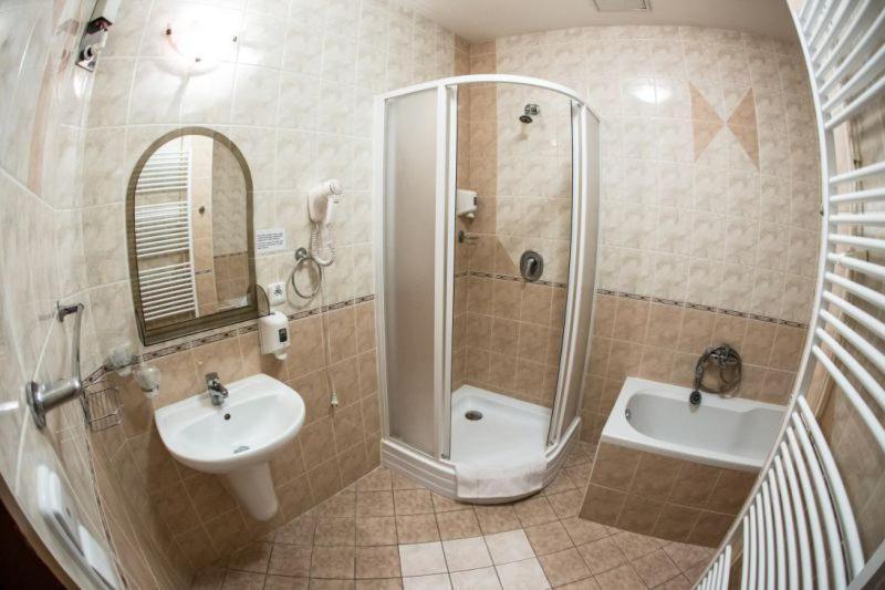 Hotel Na Jizni Přerov Exteriör bild