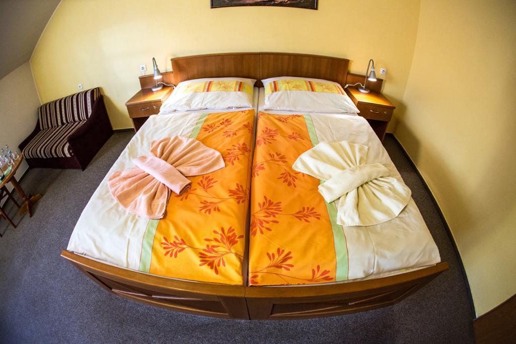 Hotel Na Jizni Přerov Rum bild