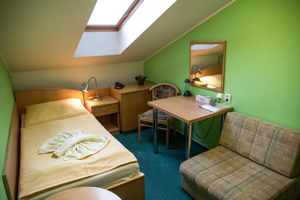 Hotel Na Jizni Přerov Rum bild
