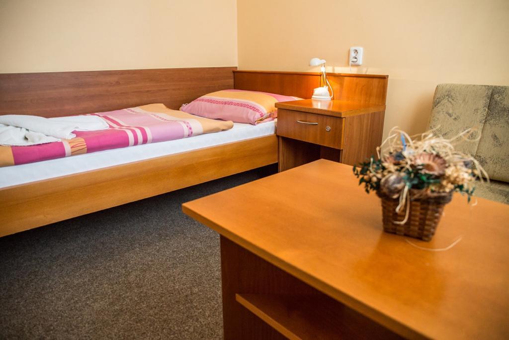 Hotel Na Jizni Přerov Rum bild
