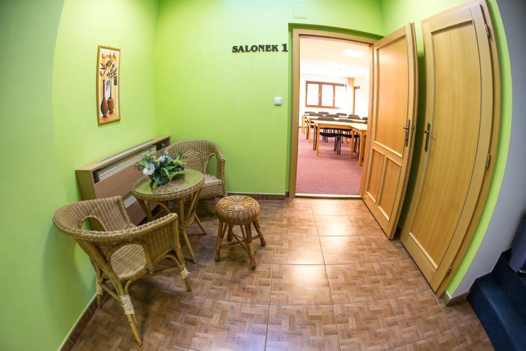 Hotel Na Jizni Přerov Exteriör bild